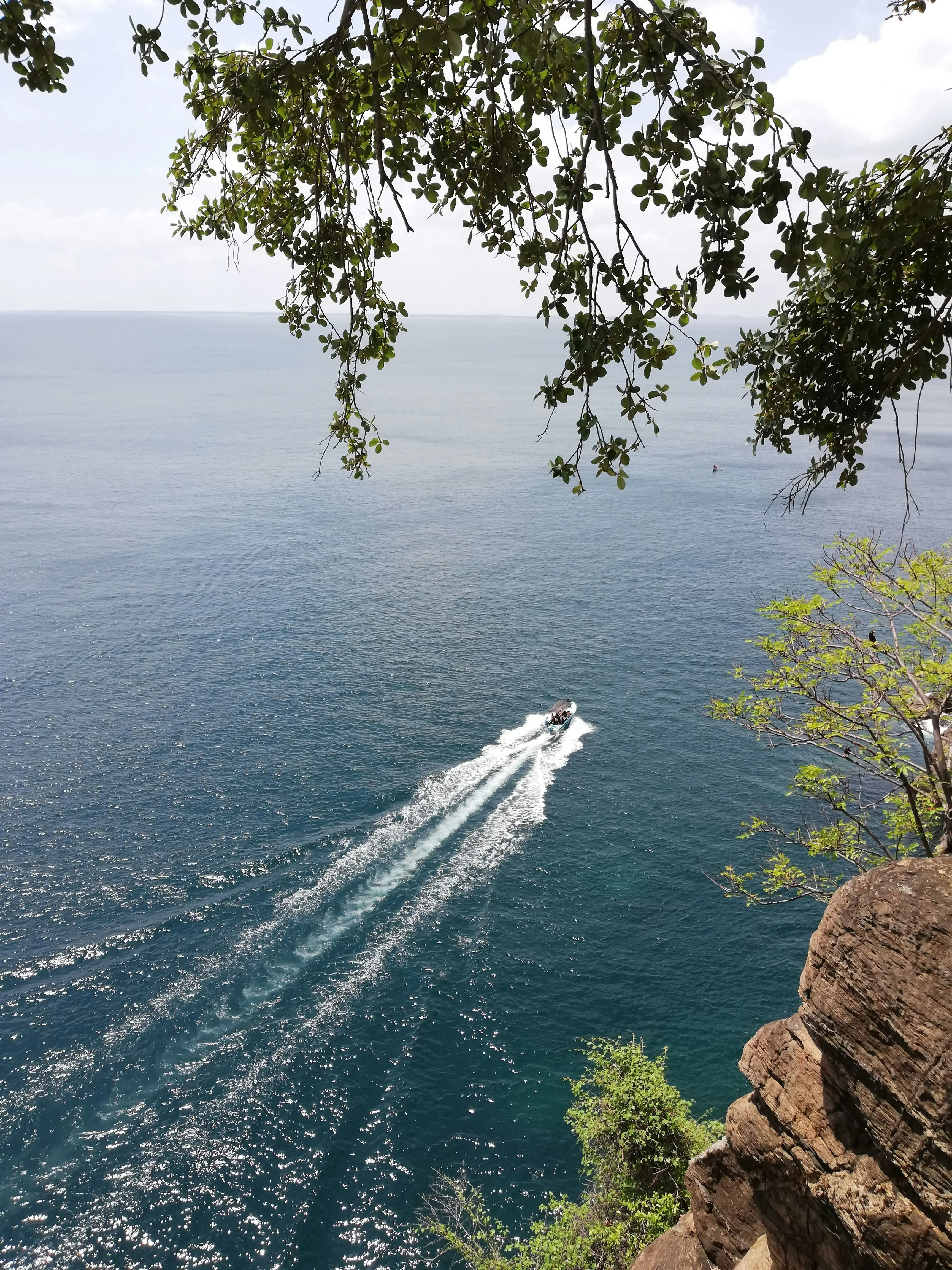 Sea boat tour excursions
