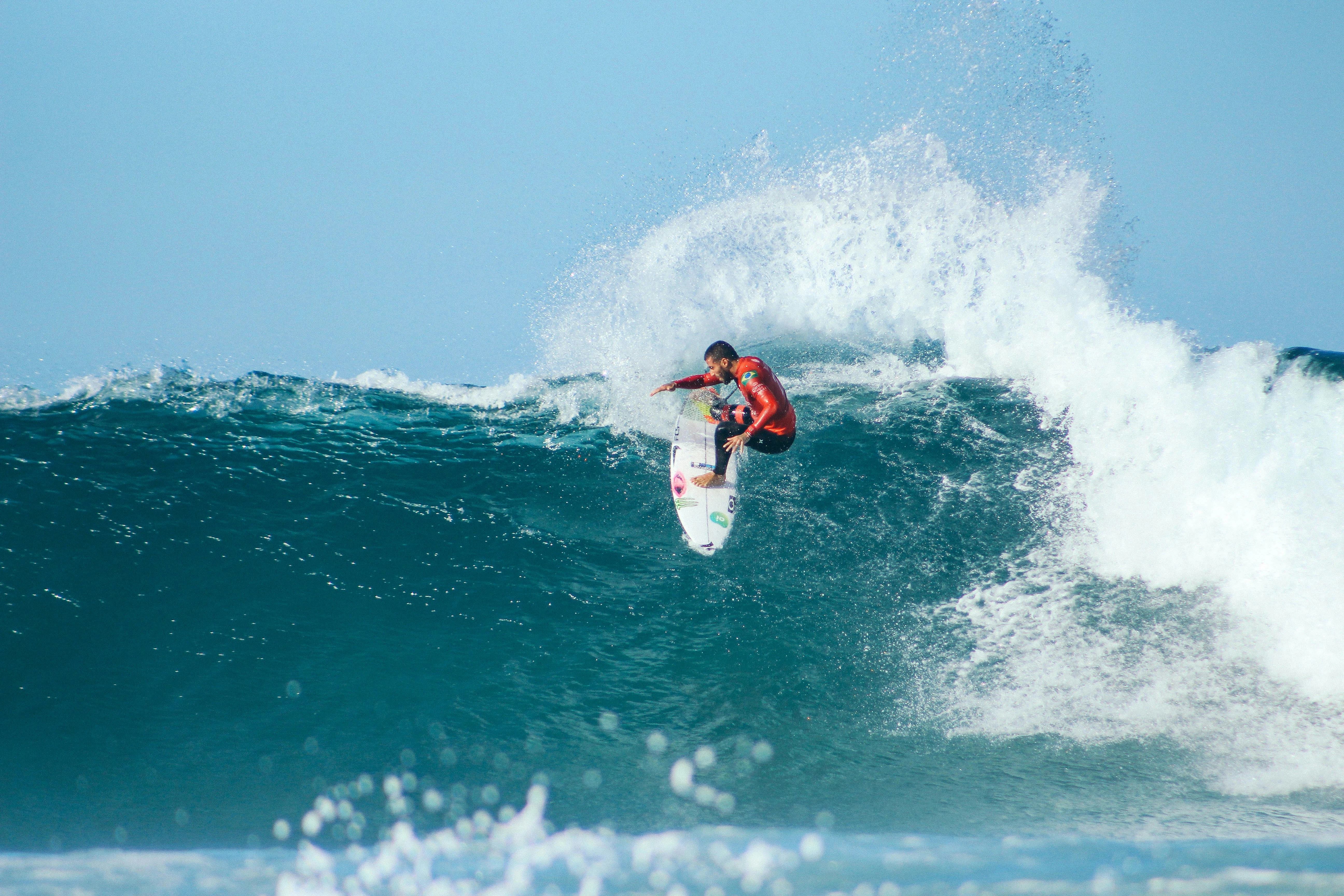 Surfing waves at Arugam Bay